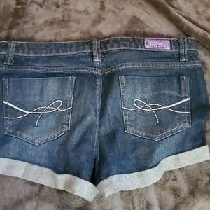 💜 Jean's shorts cuffed